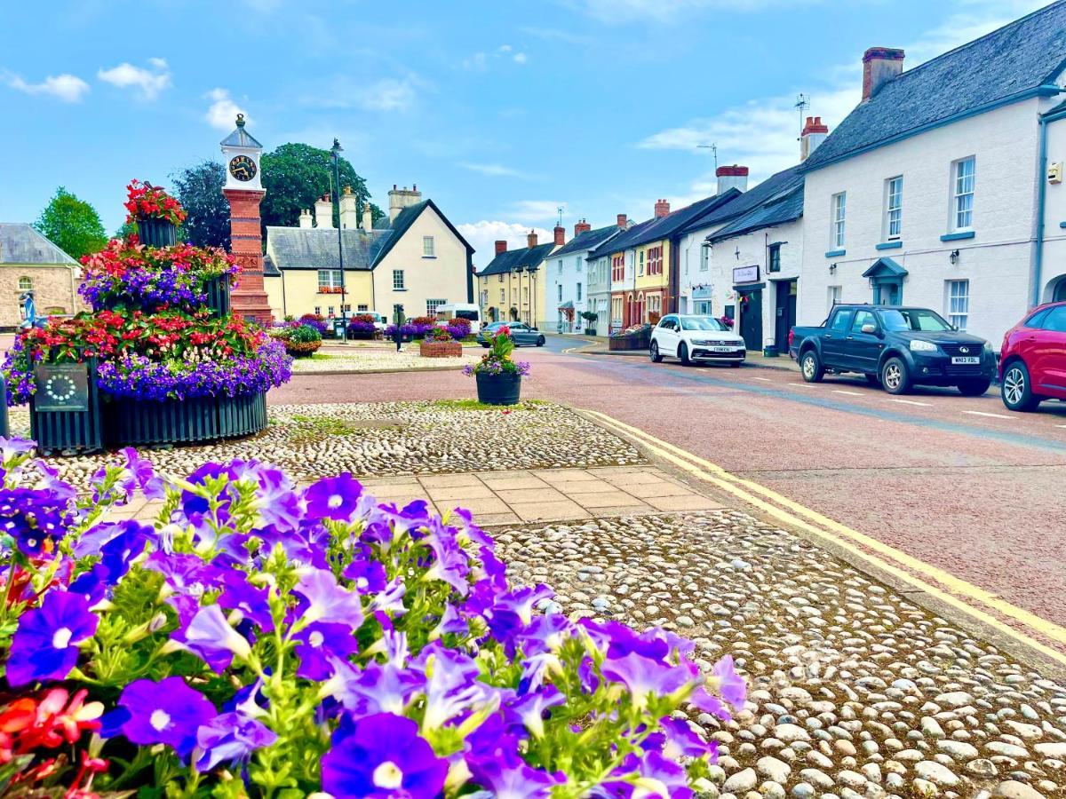 Penderi House Usk With Cymru Holidays Exterior foto