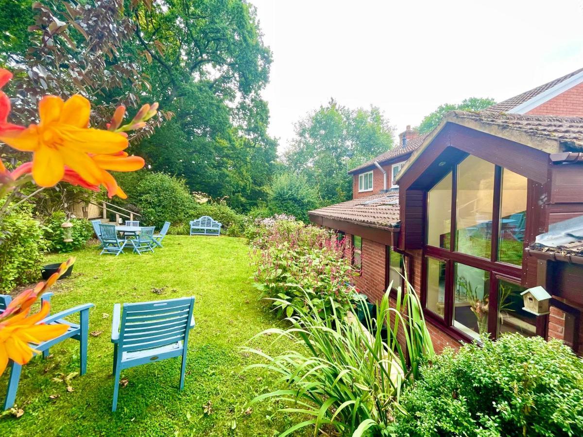 Penderi House Usk With Cymru Holidays Exterior foto